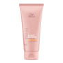 Balsam cu pigment violet pentru reimprospatare blond cald Wella Professionals Invigo Warm Blonde
